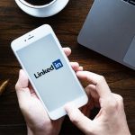 Optimierung der persönlichen Marke auf LinkedIn für mehr berufliche Chancen und Netzwerkmöglichkeiten.